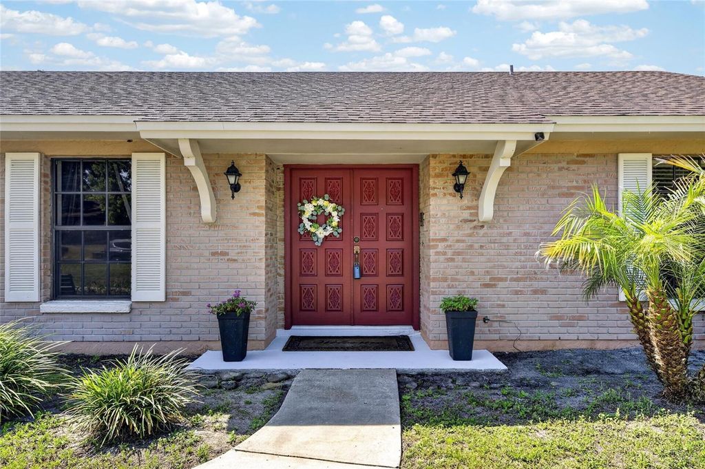 Photo of 4205 Brooke Drive, Valrico, FL 33594 (MLS # TB8499817)