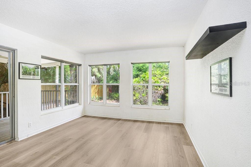 LAKE MAGGIORE PARK R - Residential