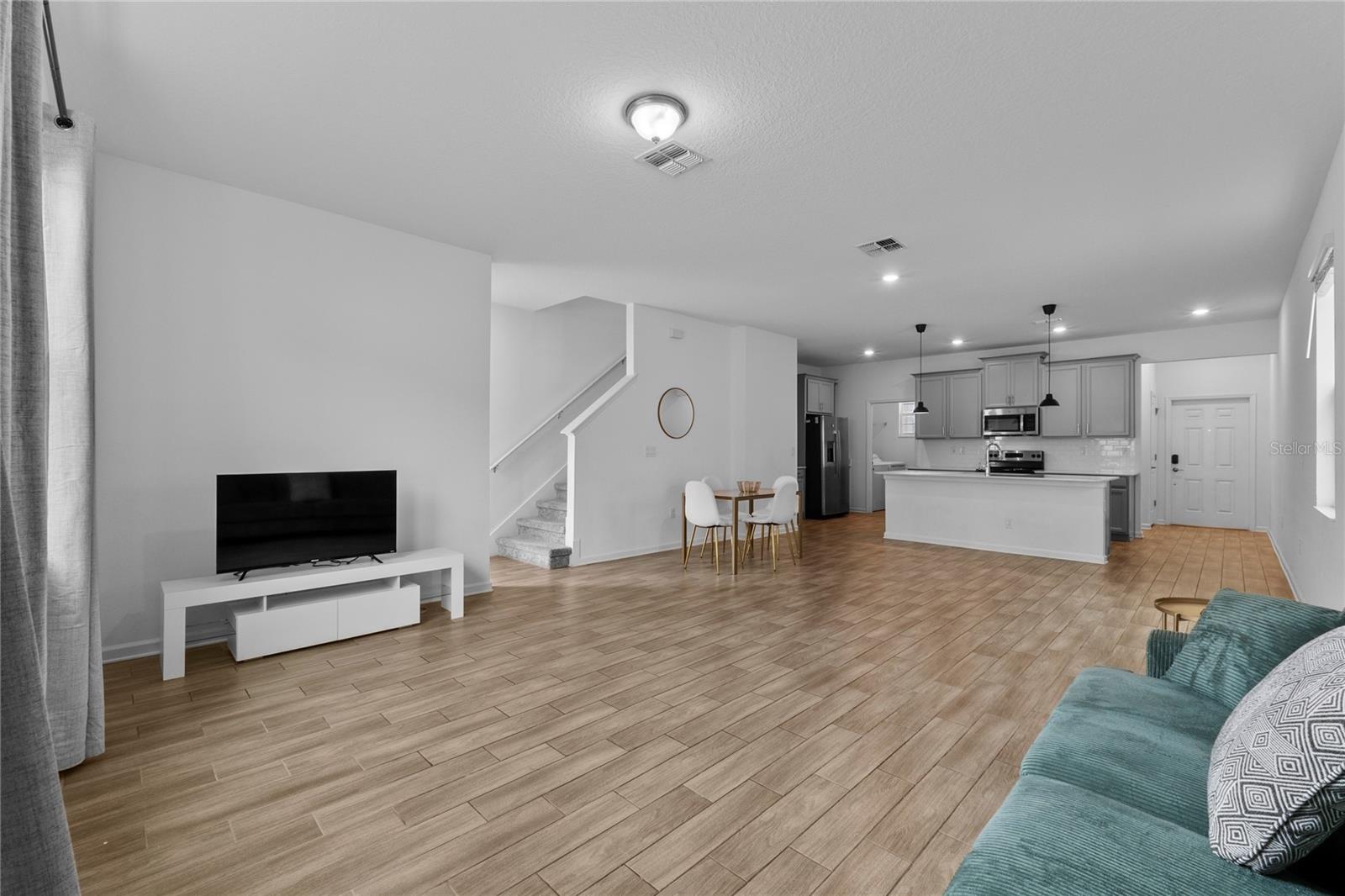 1744 CROSS PRAIRIE PARKWAY