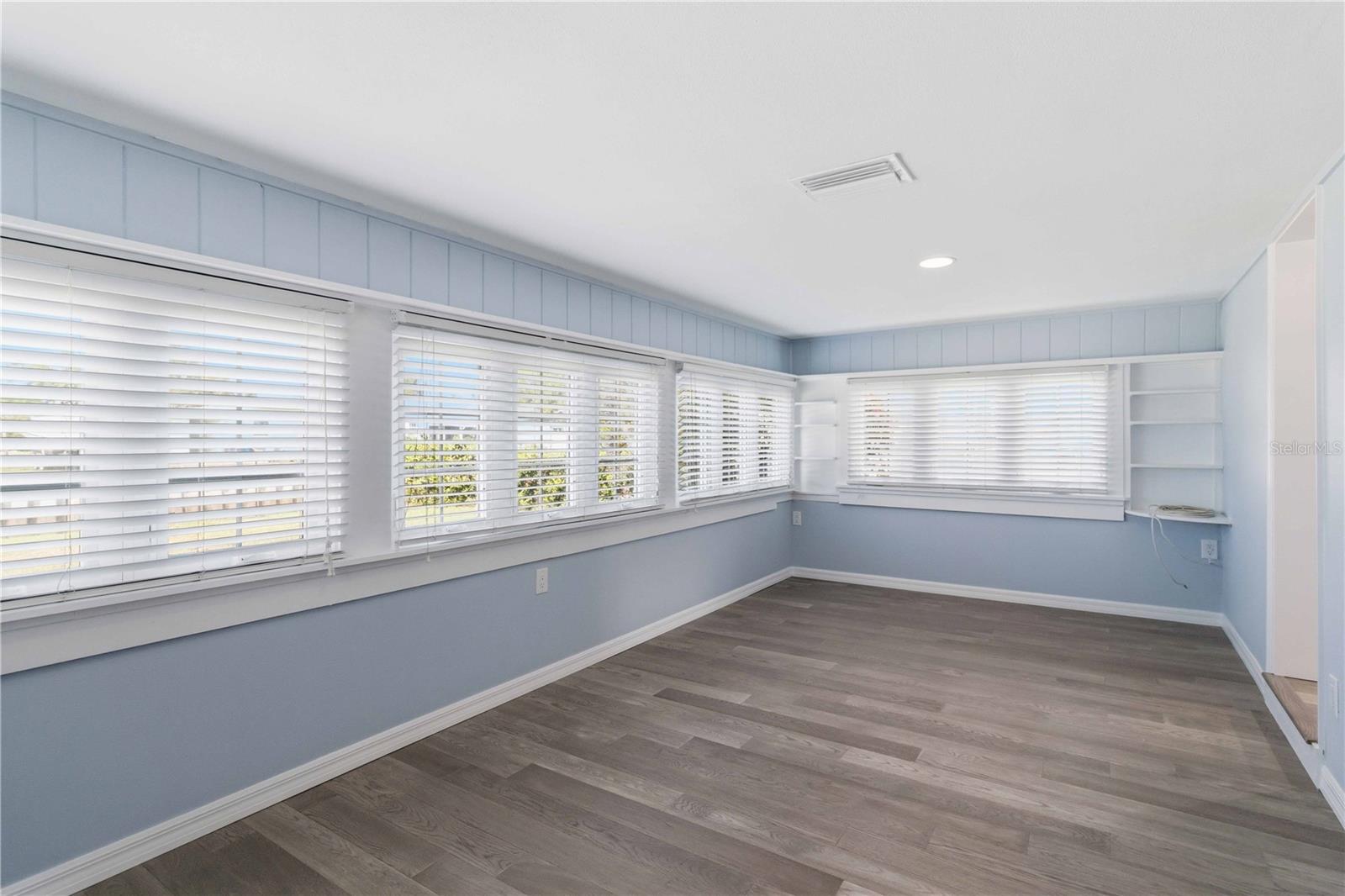 ALFORD & VOWELLS - Residential