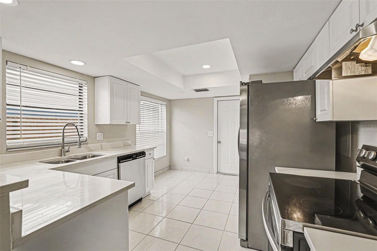 826 SUNRIDGE POINT DRIVE