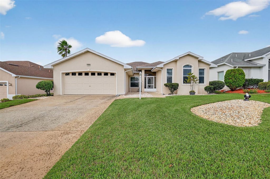 Photo of 4528 Glen Coe Street, Leesburg, FL 34748 (MLS # G5103095)