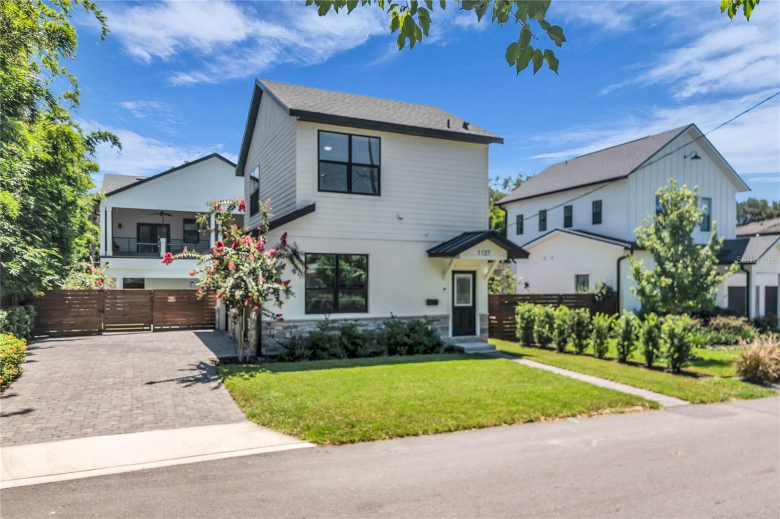 1200 EDWARDS LANE