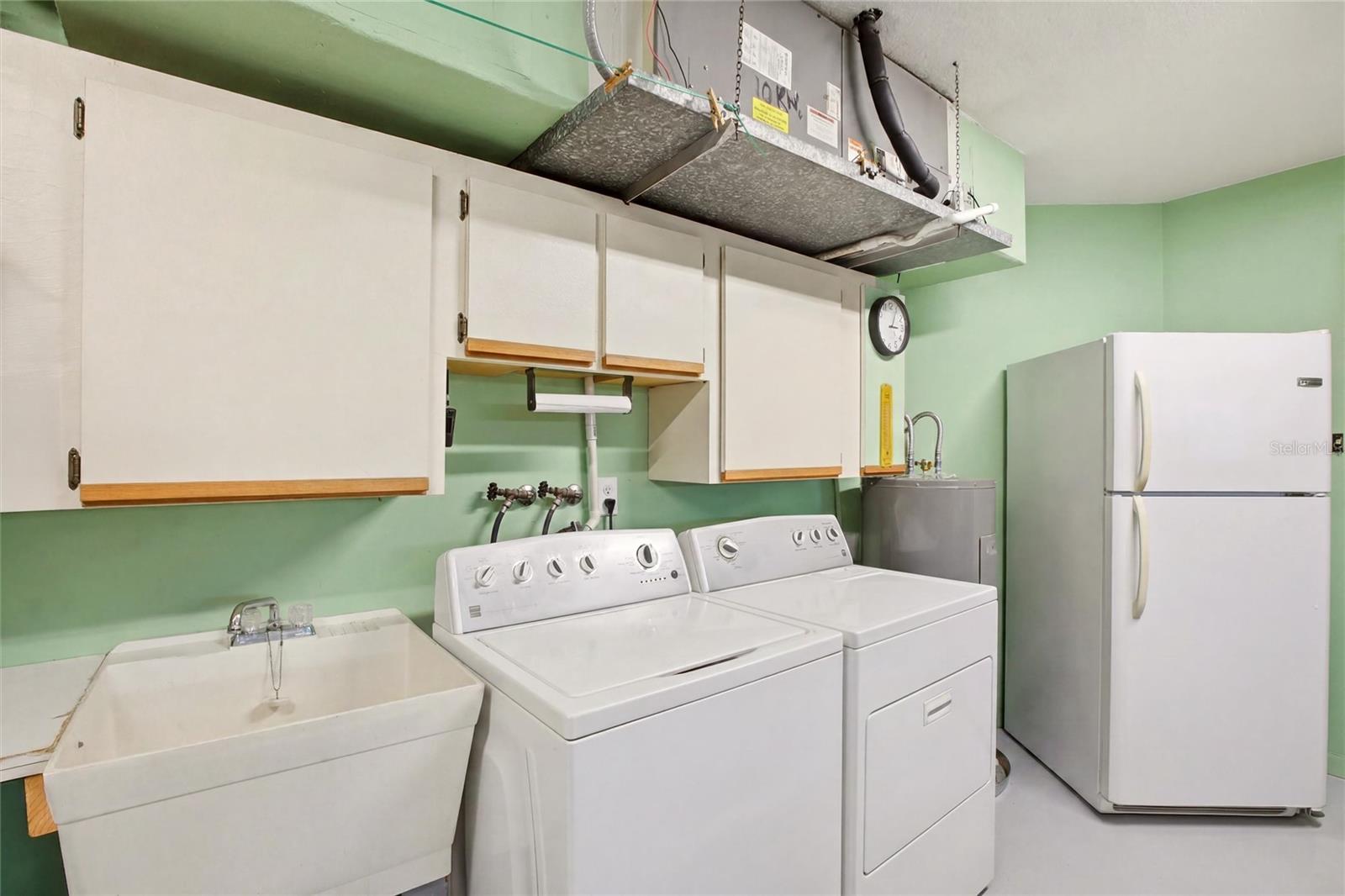 VANTAGE POINTE PH 02 - Residential