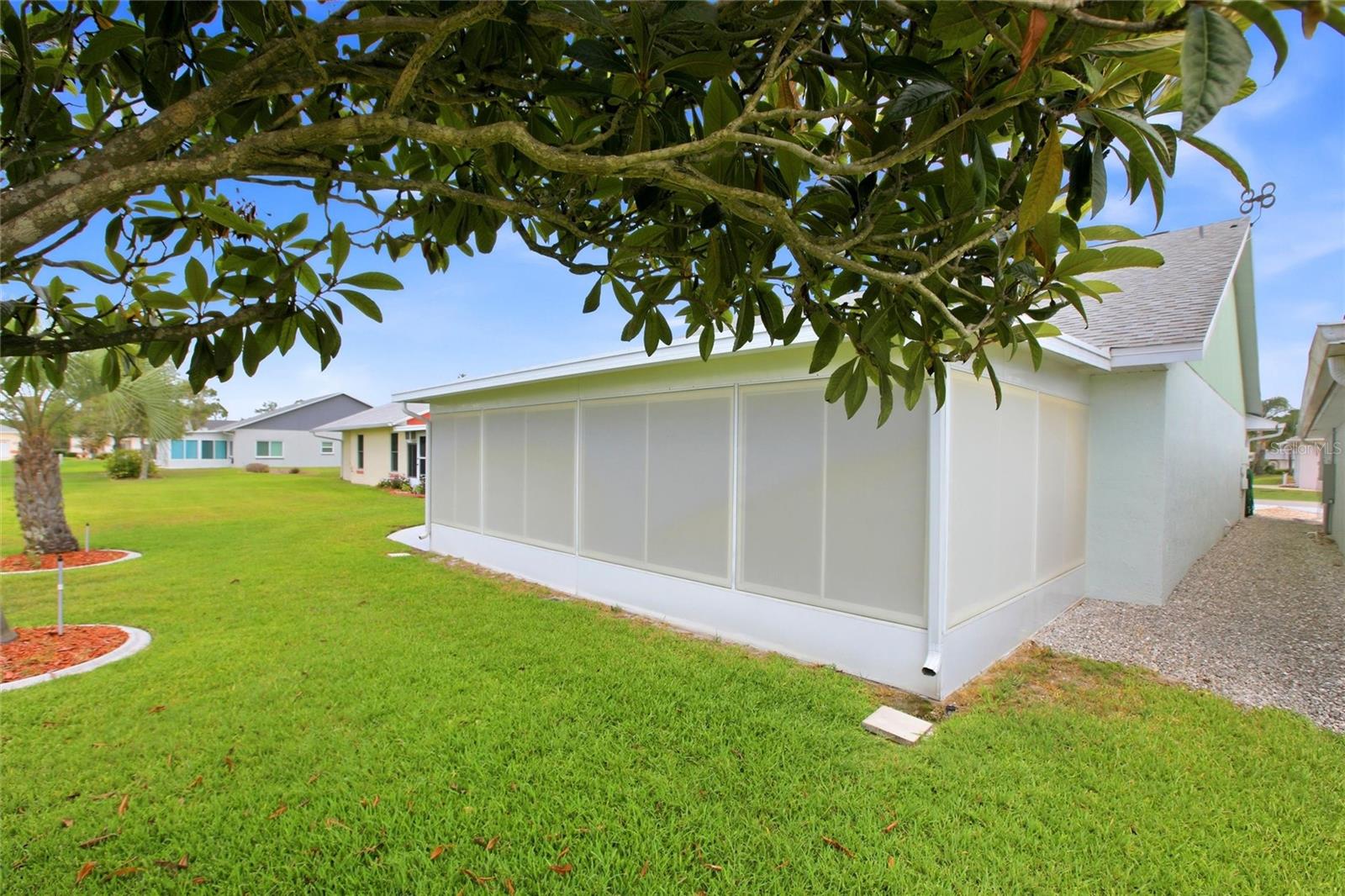 VANTAGE POINTE PH 02 - Residential