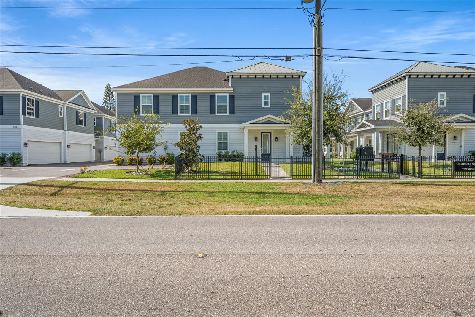 CAMELLIA SQUARE TWNHMS - Residential Lease