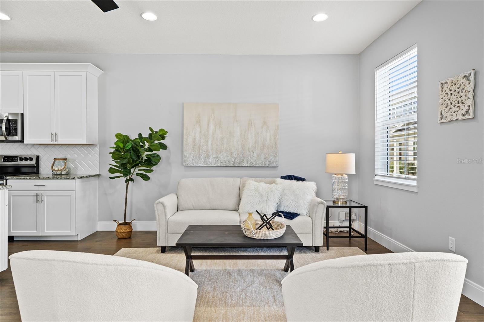 CAMELLIA SQUARE TWNHMS - Residential Lease