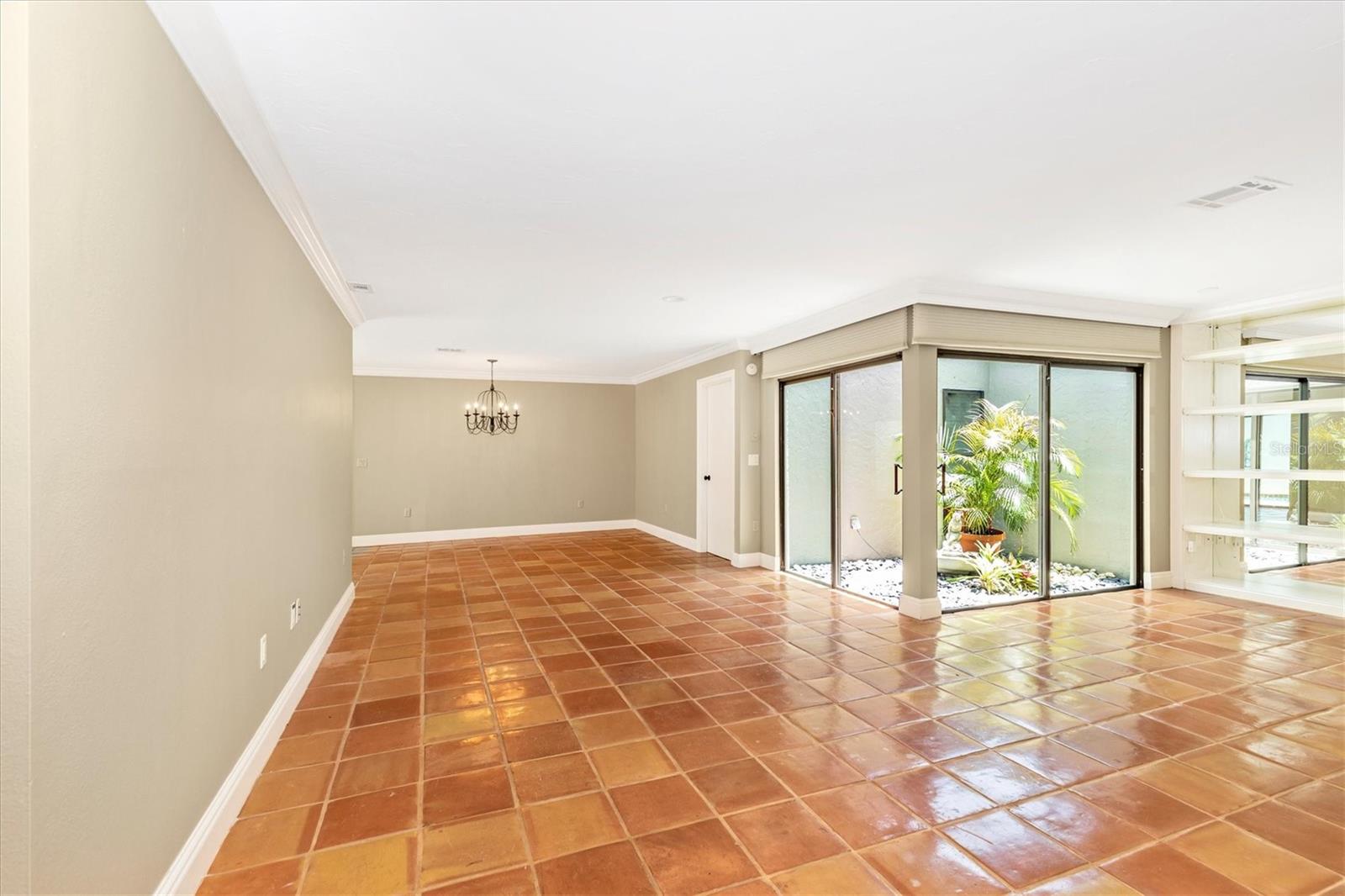 3902 GLEN OAKS MANOR DRIVE