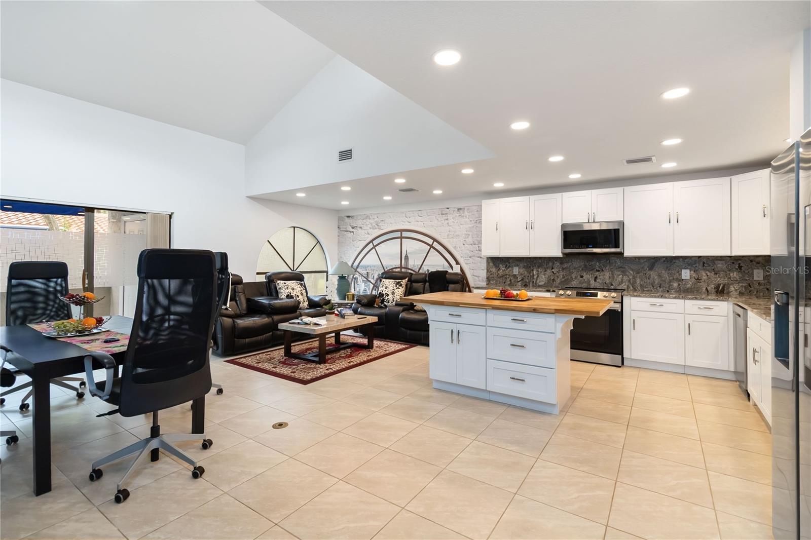1000 WINDERLEY PLACE 222
