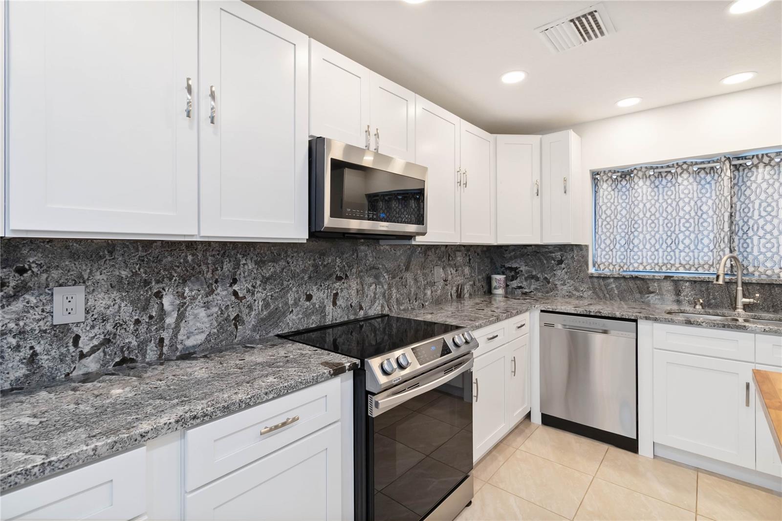 SUN BAY CLUB CONDO - Residential