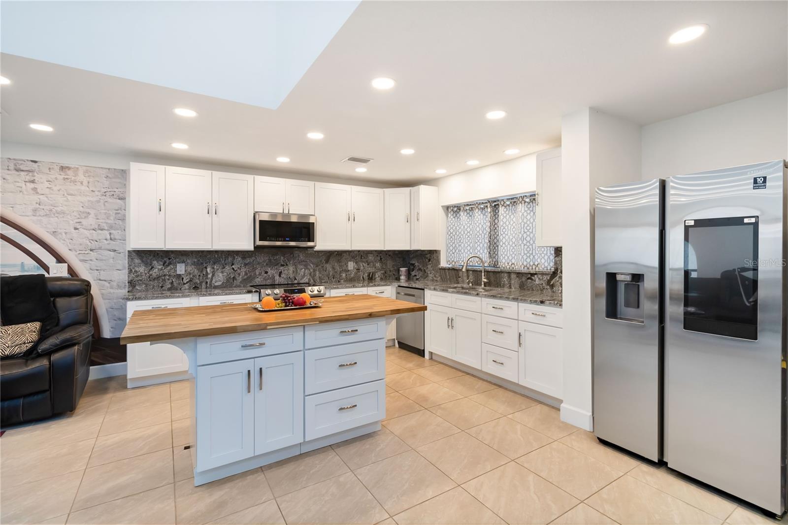 SUN BAY CLUB CONDO - Residential