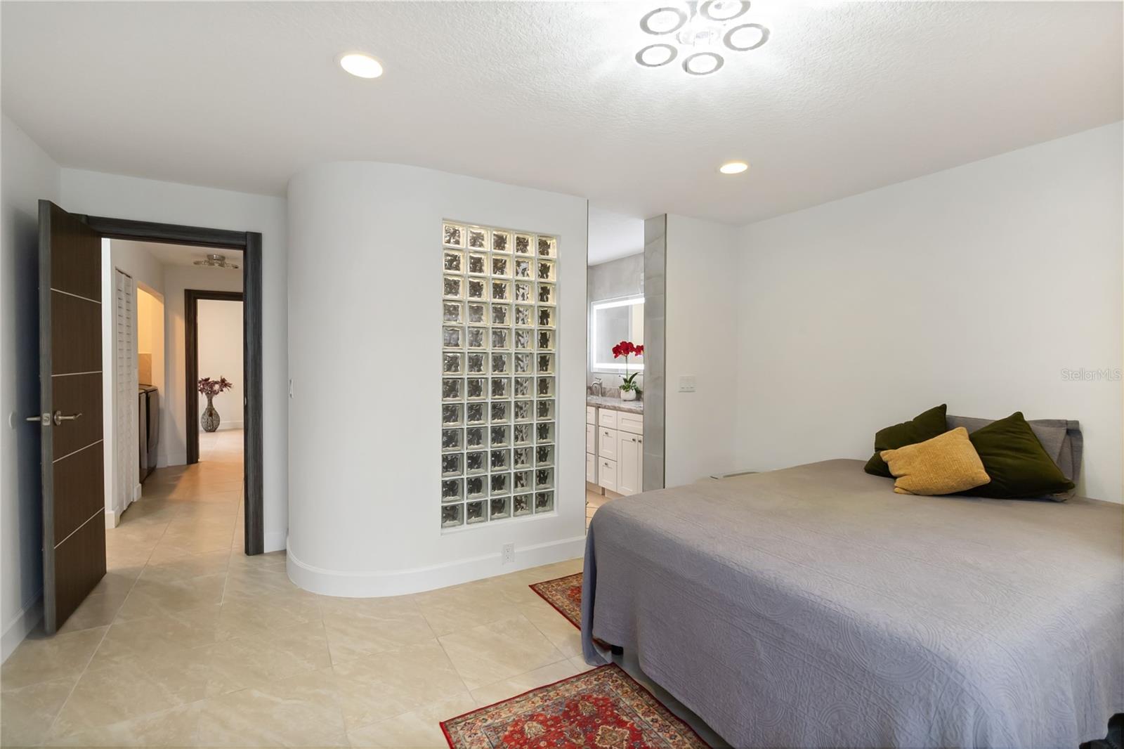SUN BAY CLUB CONDO - Residential