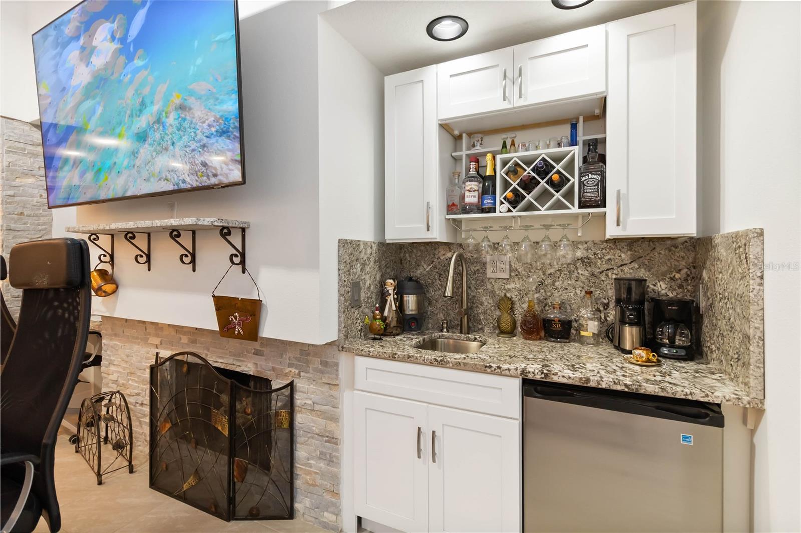 SUN BAY CLUB CONDO - Residential