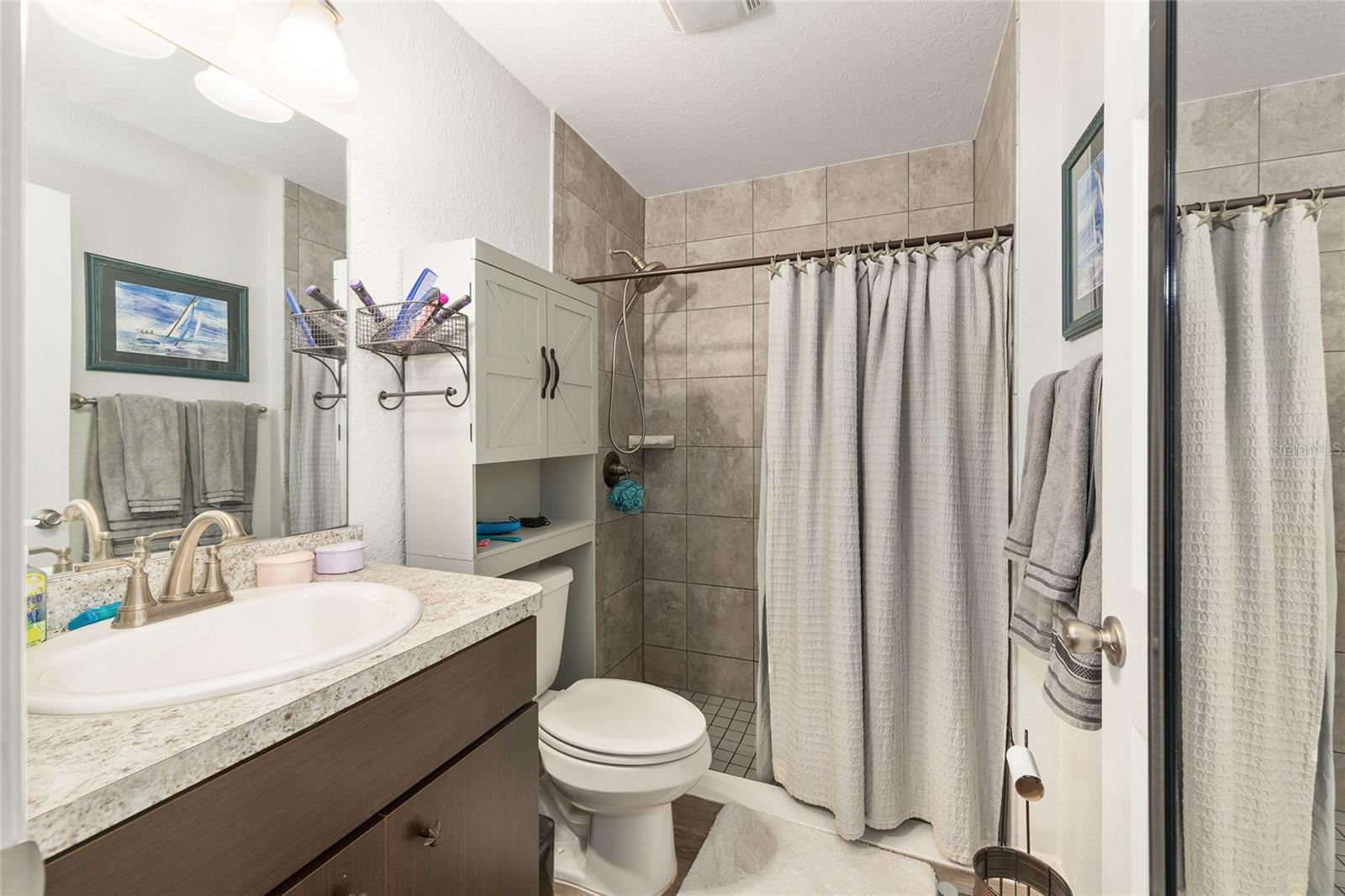 LAKEHAVEN - Residential