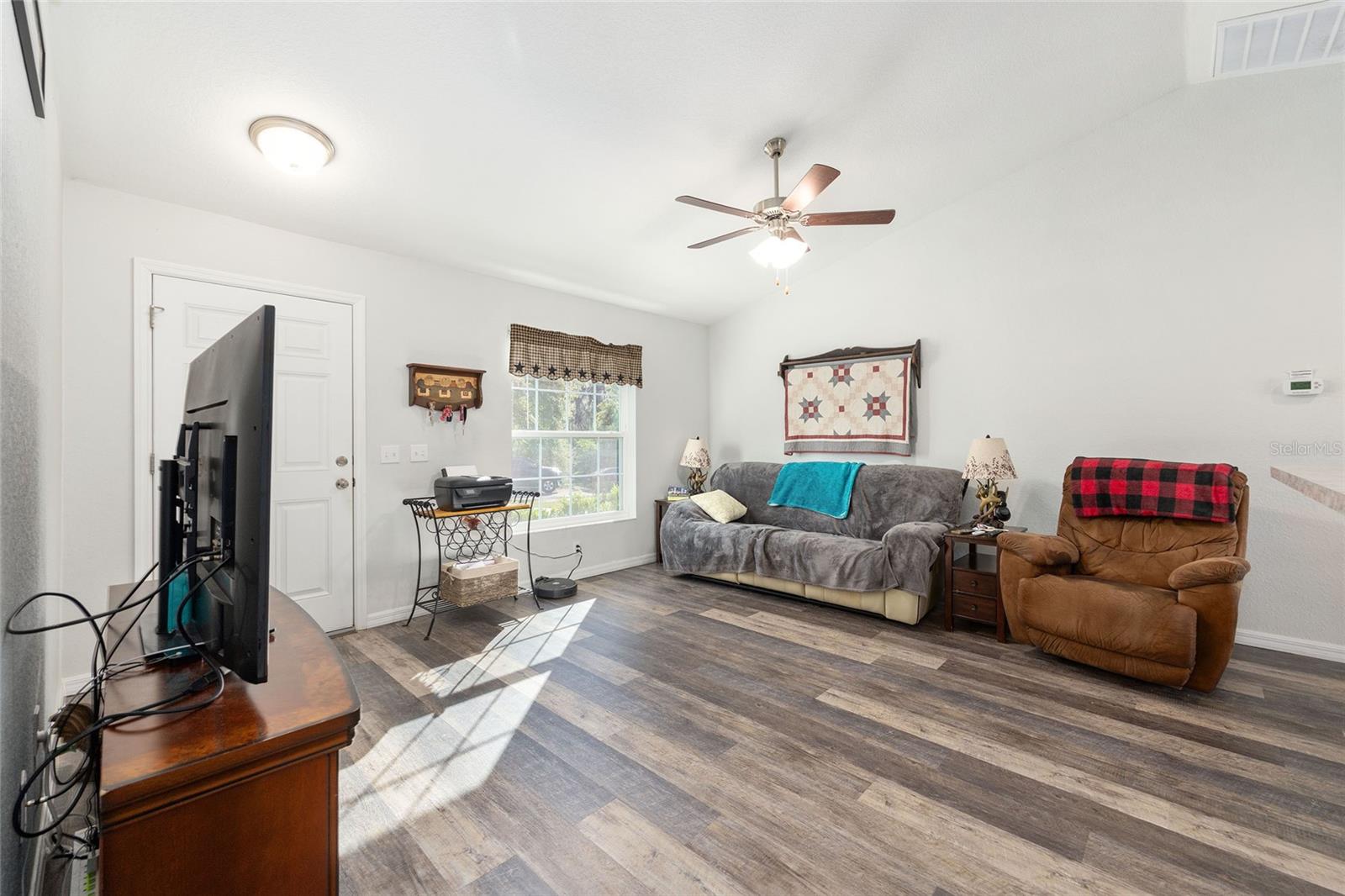 LAKEHAVEN - Residential