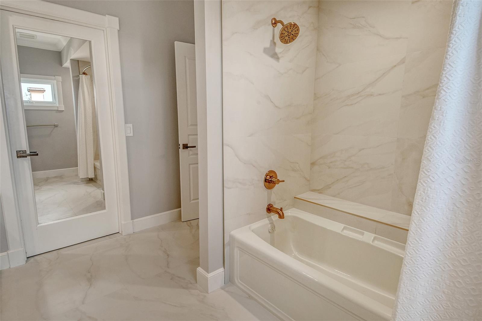 BAY POINT PARK 2 - Residential