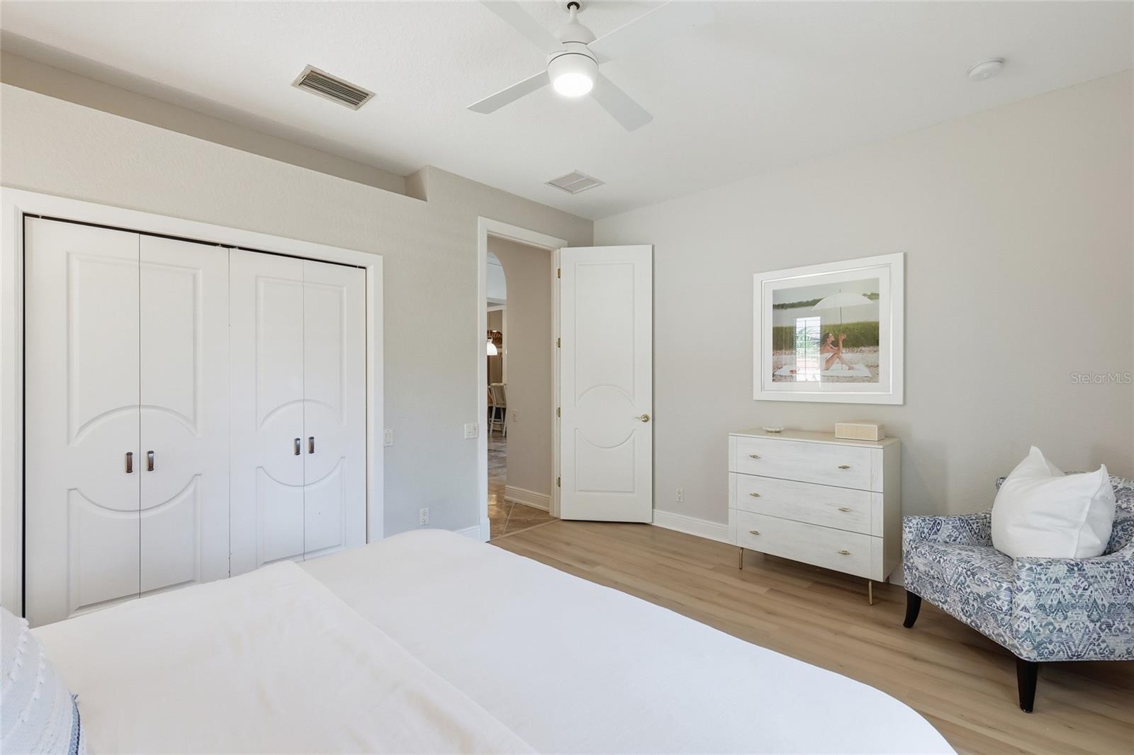 SAPPHIRE SHORES - Residential