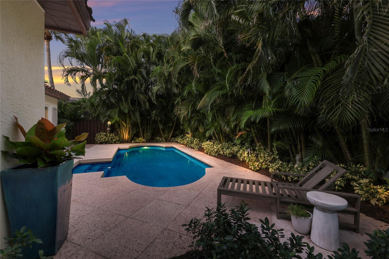 SAPPHIRE SHORES - Residential