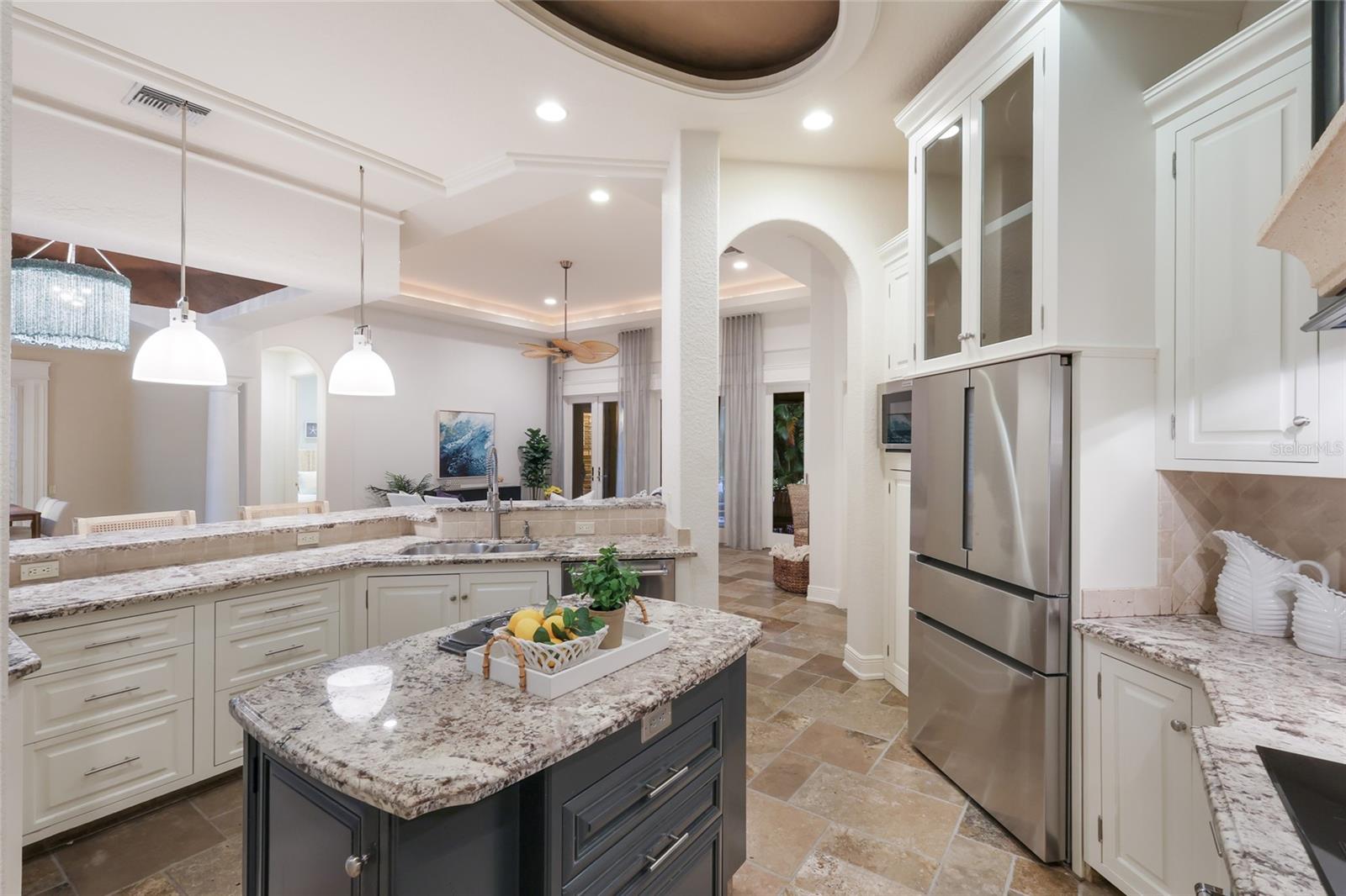 SAPPHIRE SHORES - Residential