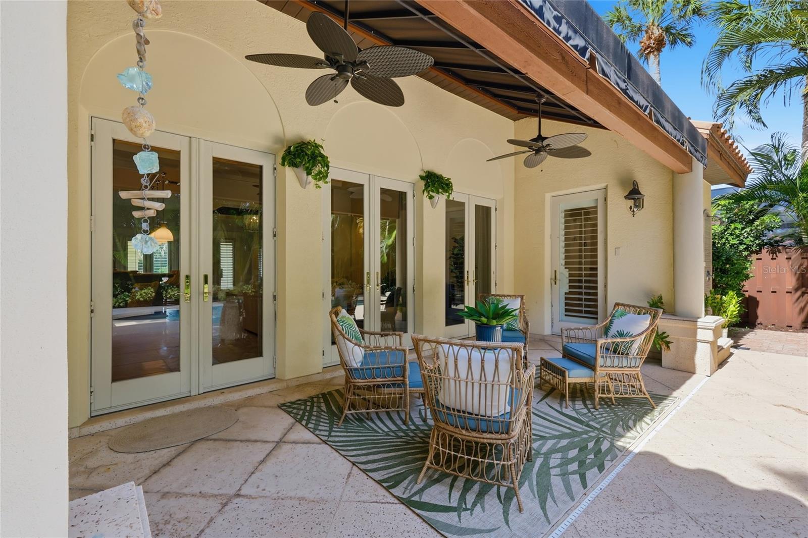 SAPPHIRE SHORES - Residential