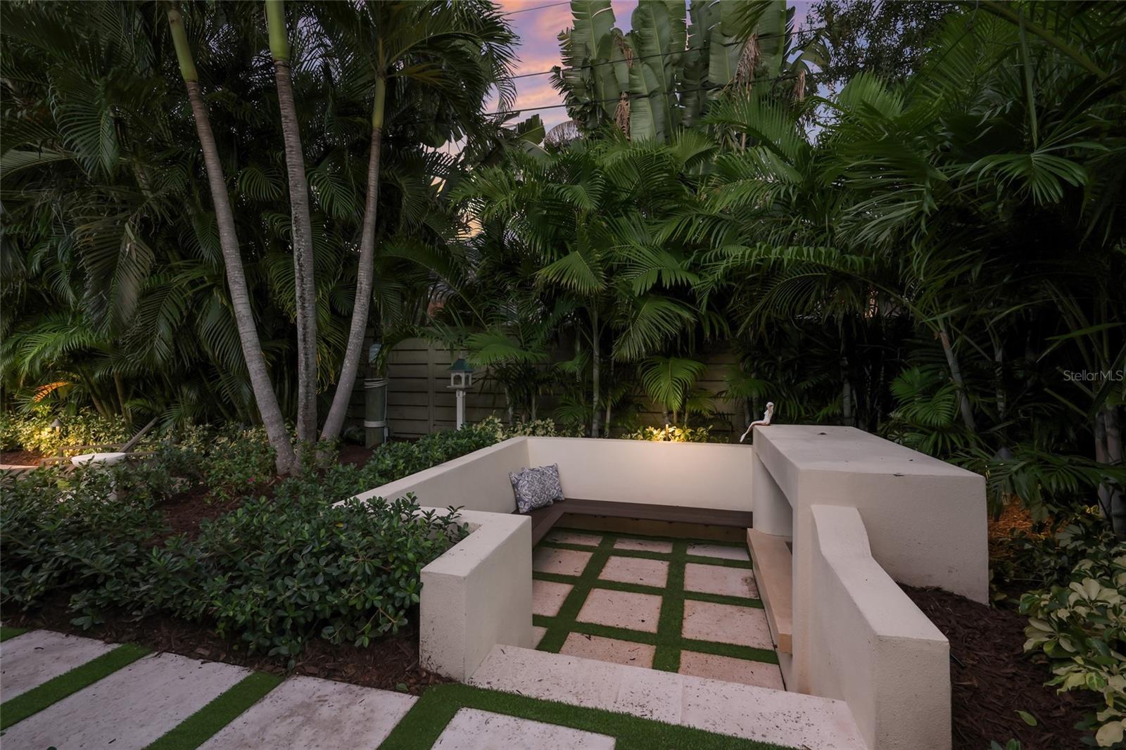 SAPPHIRE SHORES - Residential