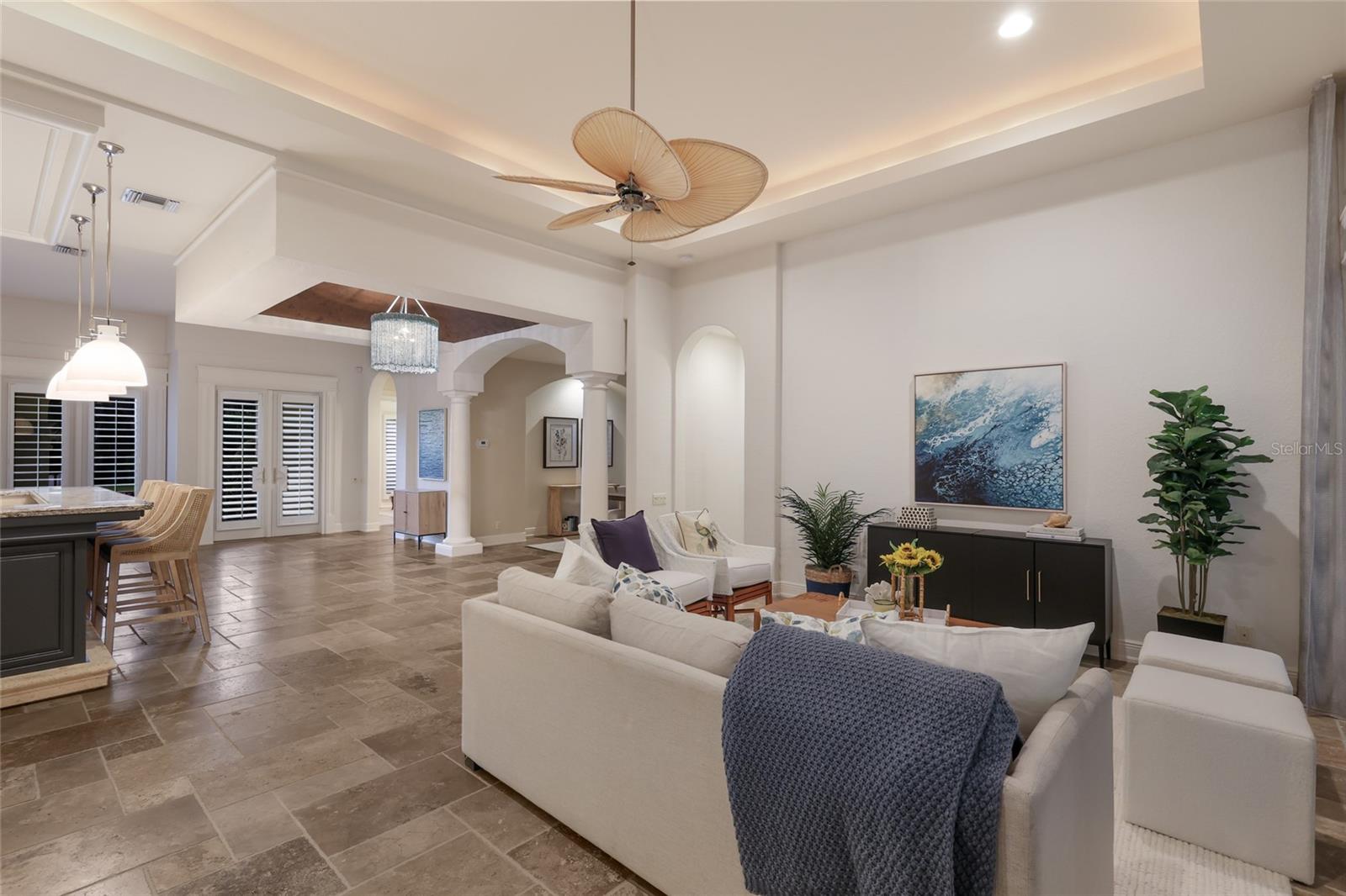 SAPPHIRE SHORES - Residential