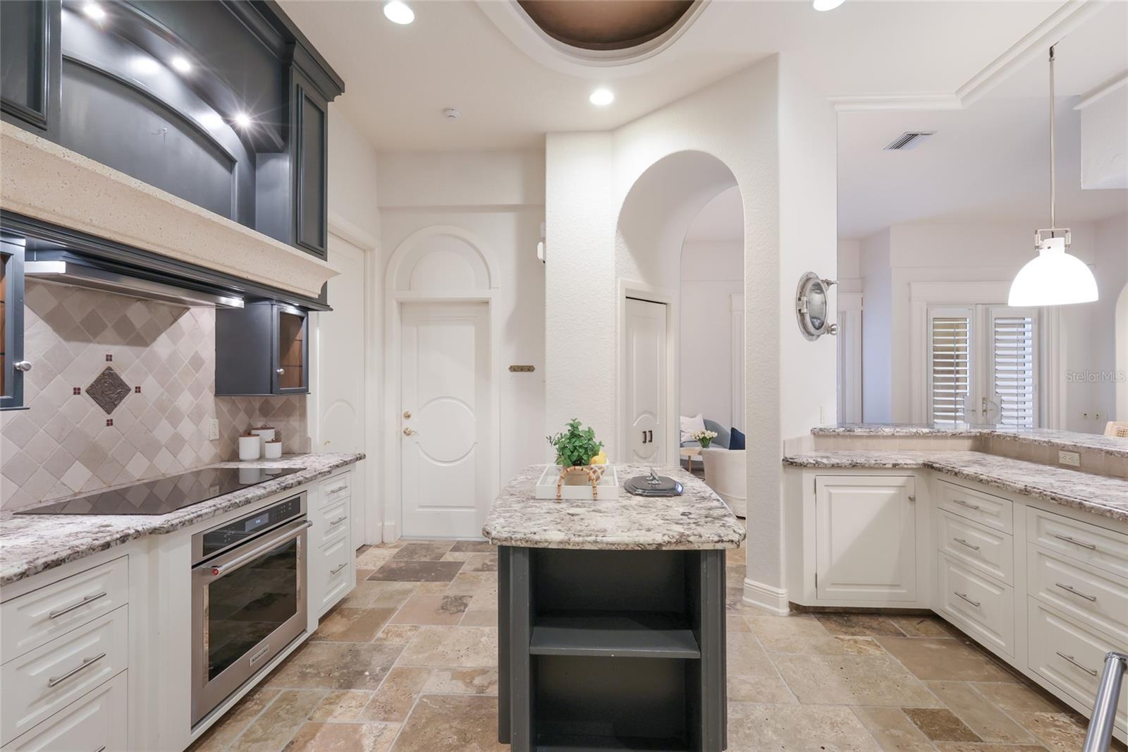 SAPPHIRE SHORES - Residential