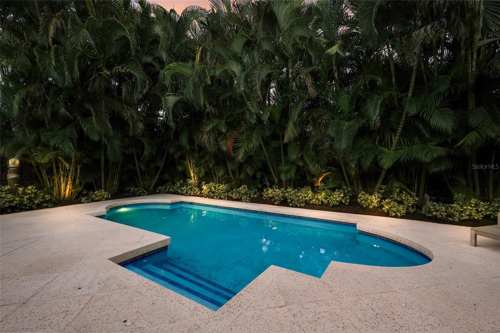 SAPPHIRE SHORES - Residential