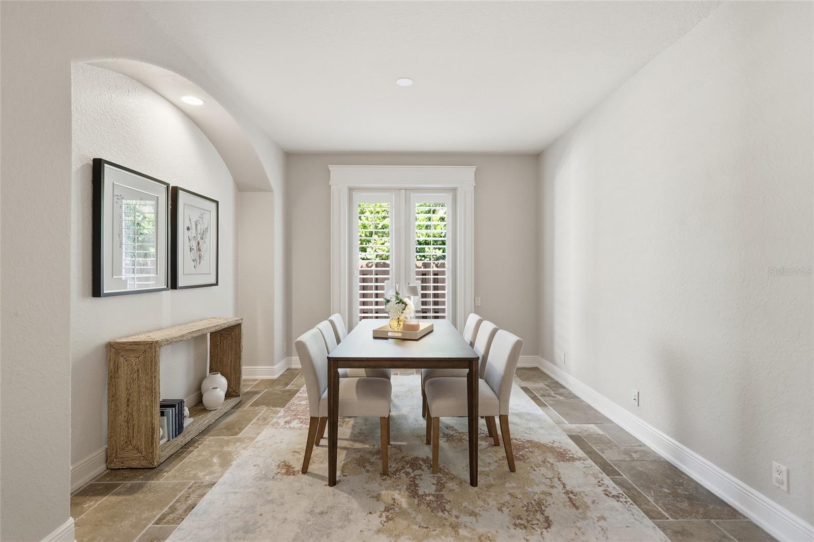 SAPPHIRE SHORES - Residential