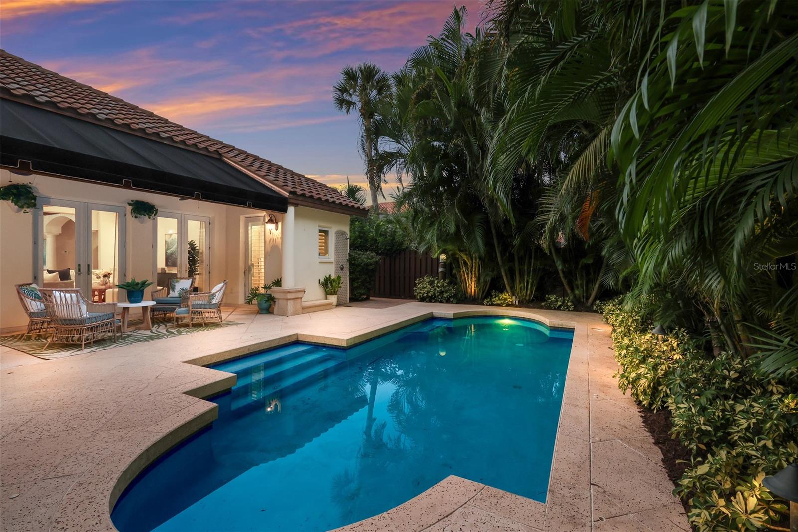 SAPPHIRE SHORES - Residential