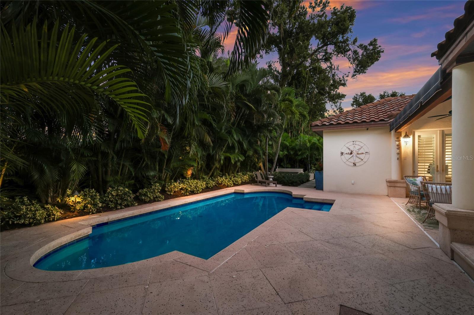 SAPPHIRE SHORES - Residential