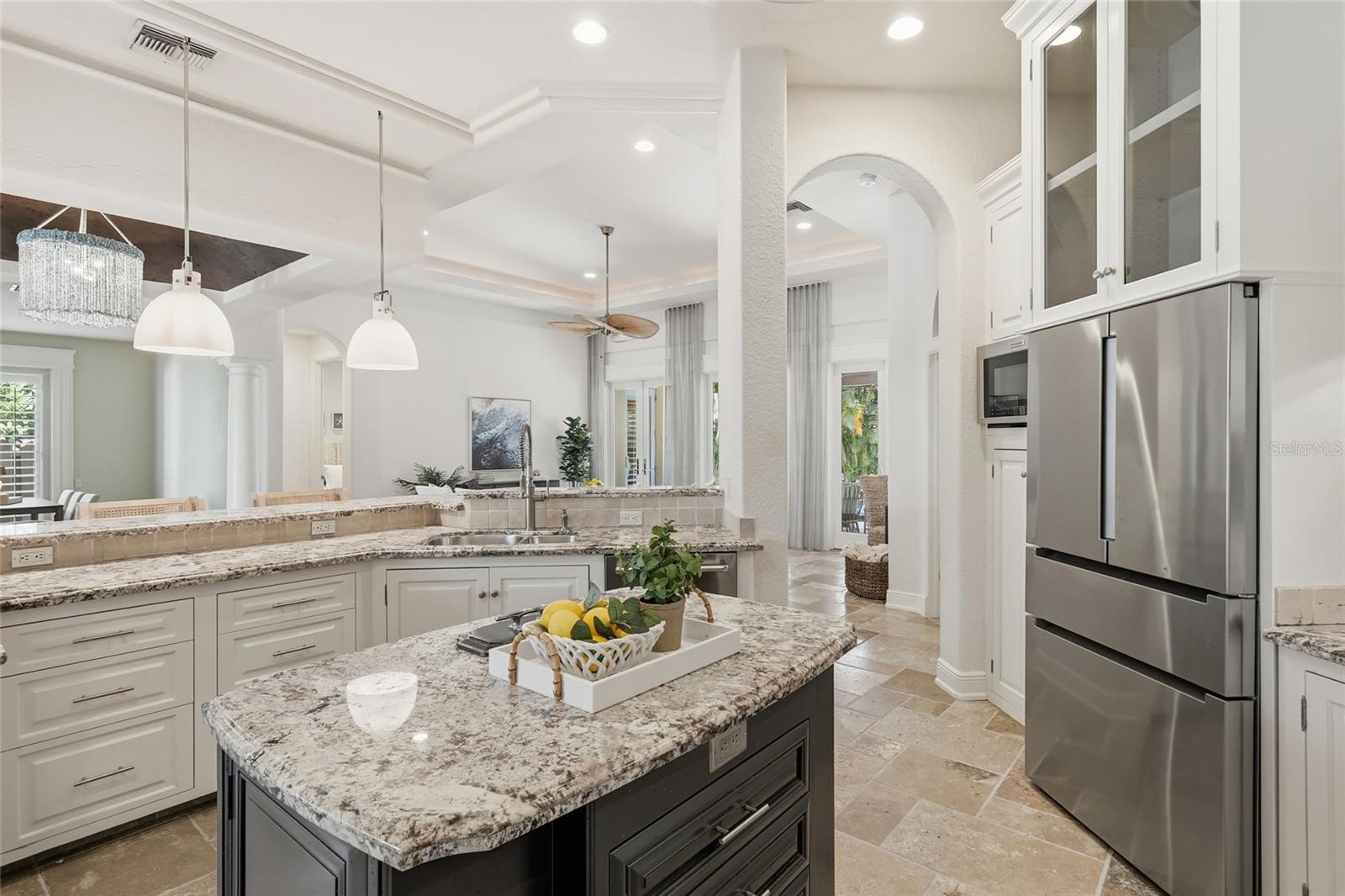 SAPPHIRE SHORES - Residential