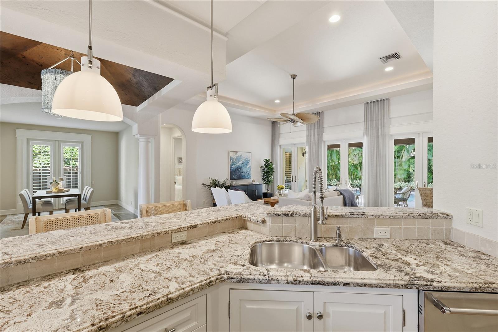 SAPPHIRE SHORES - Residential