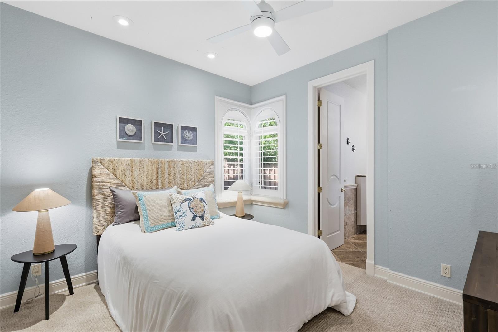 SAPPHIRE SHORES - Residential