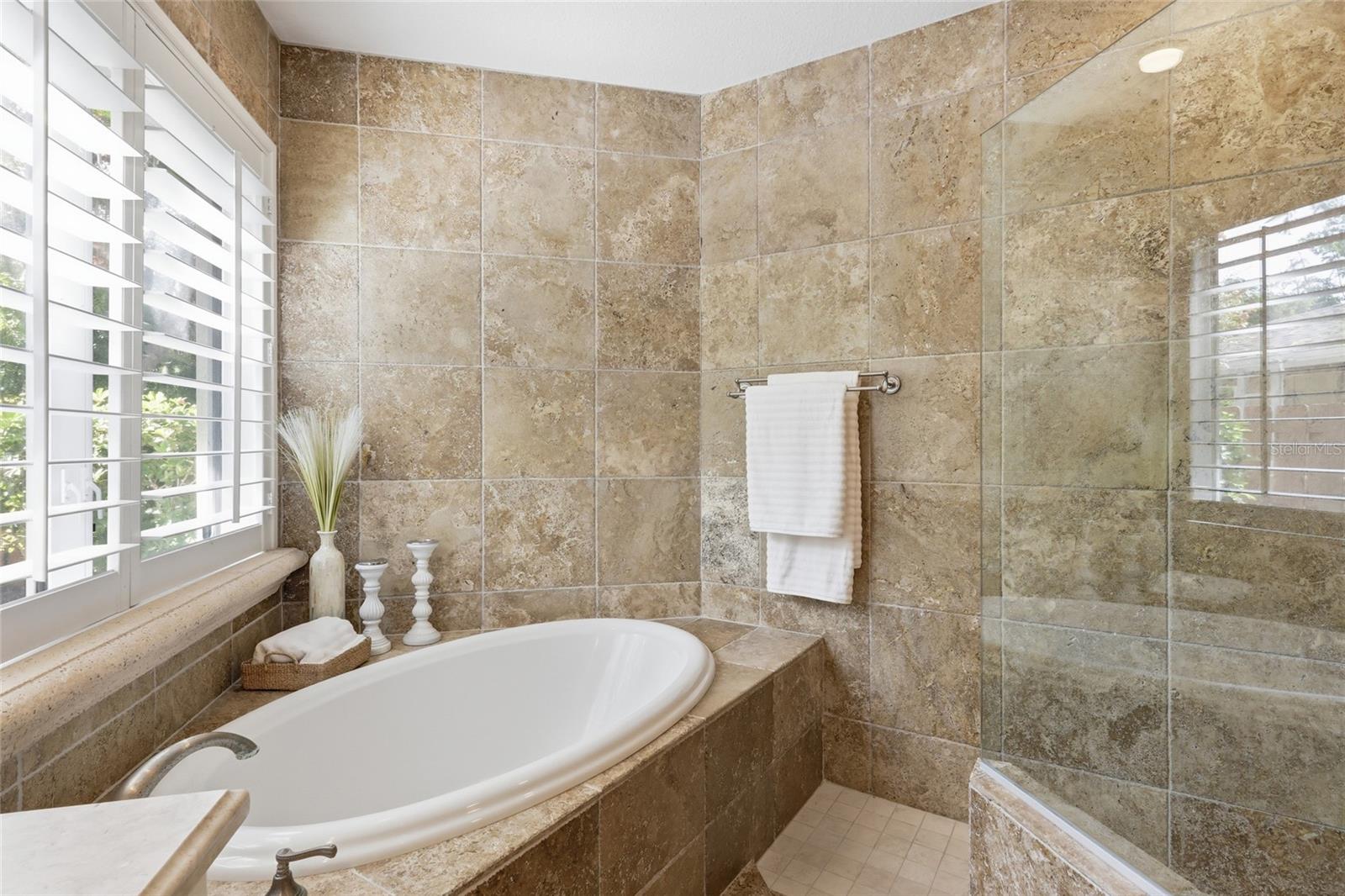 SAPPHIRE SHORES - Residential