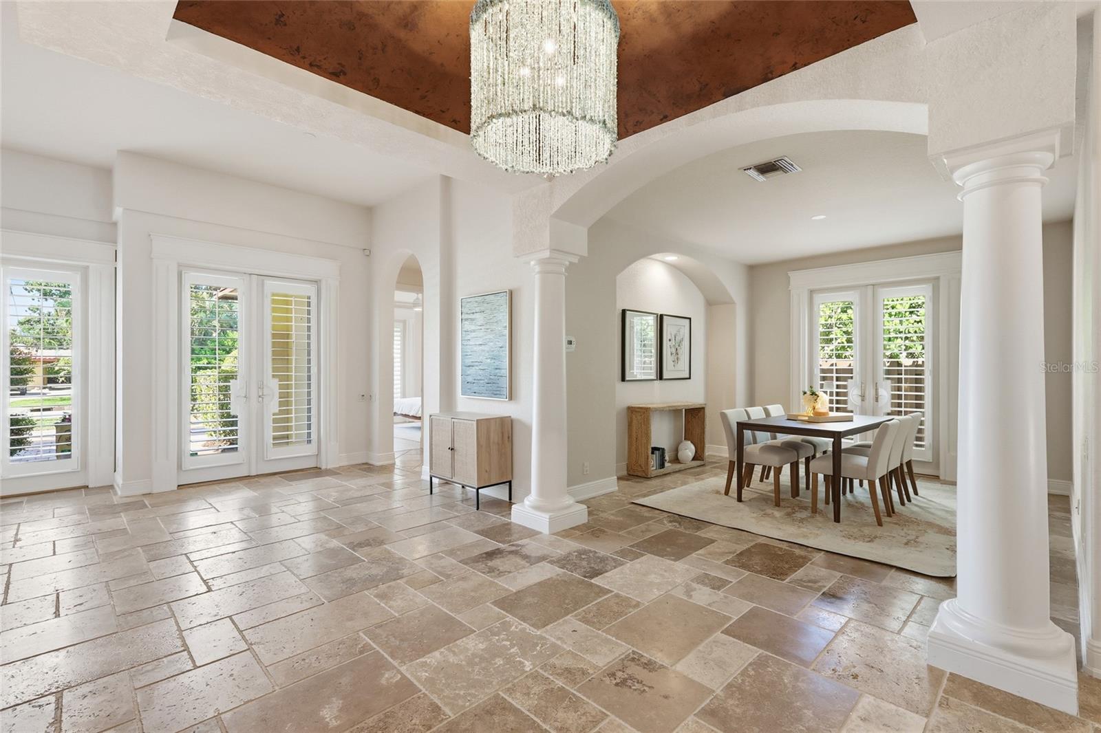 SAPPHIRE SHORES - Residential