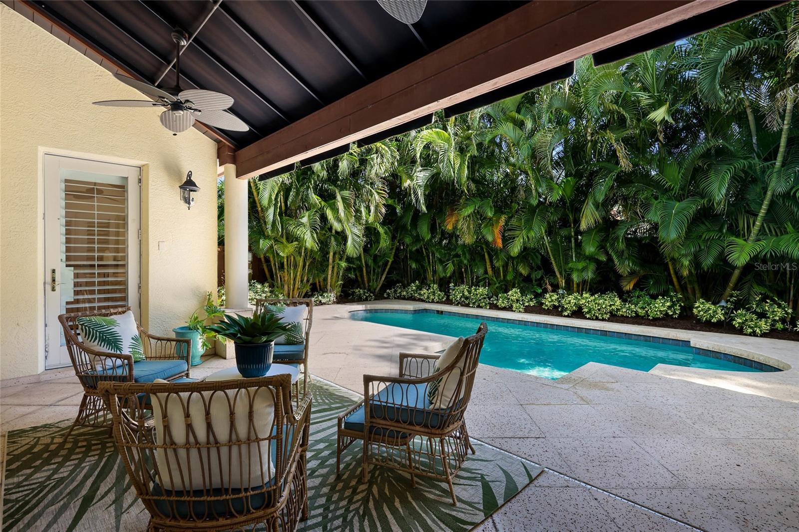 SAPPHIRE SHORES - Residential