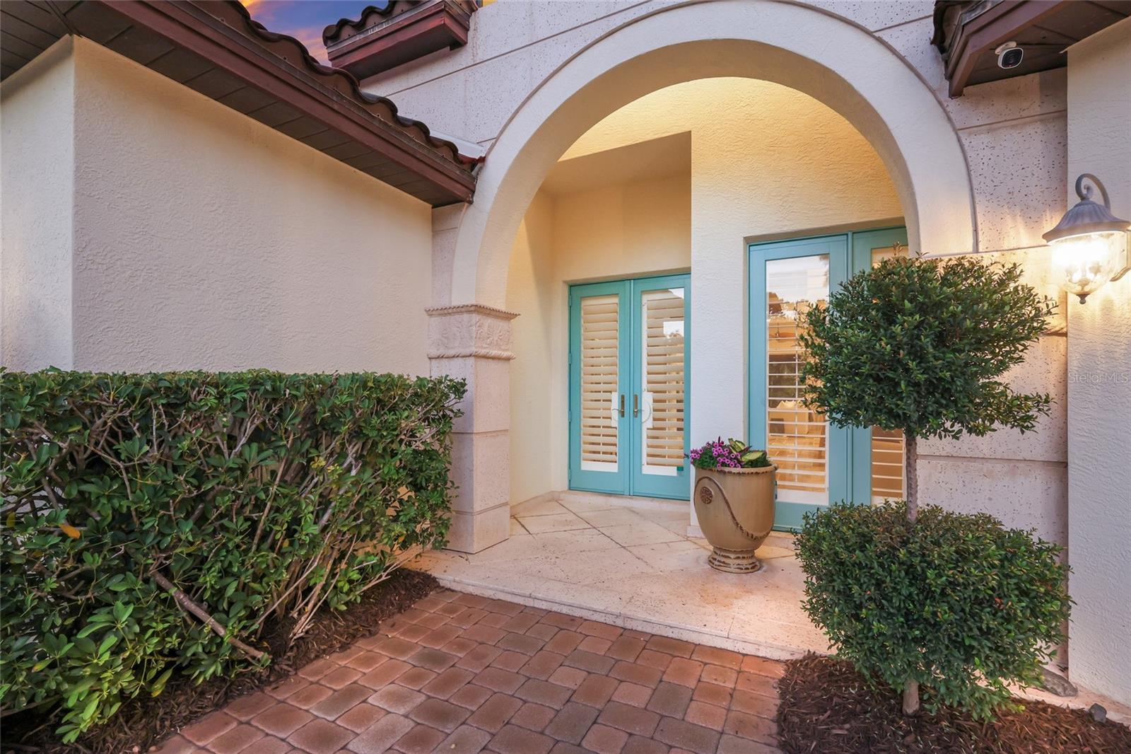 SAPPHIRE SHORES - Residential