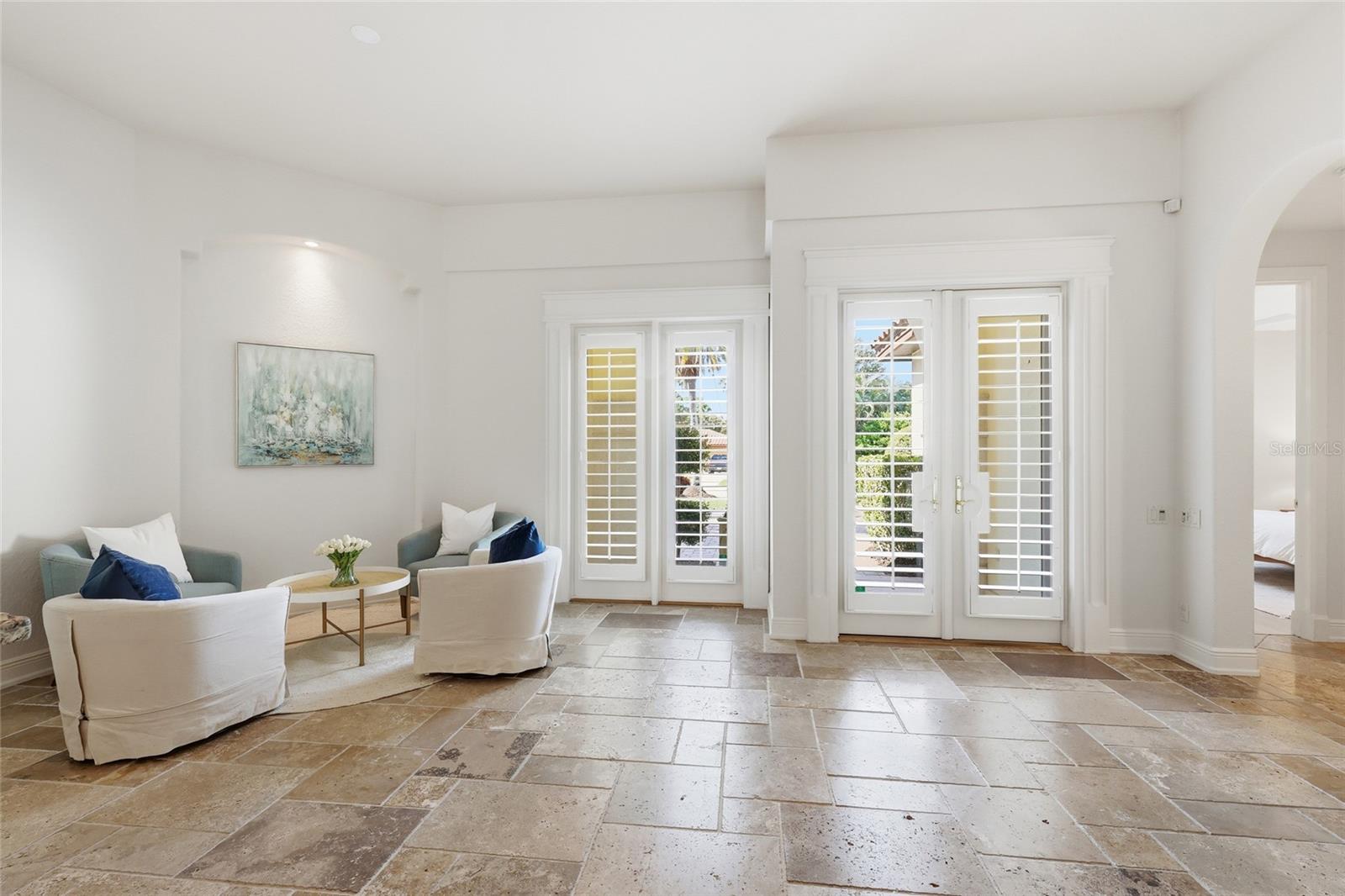 SAPPHIRE SHORES - Residential