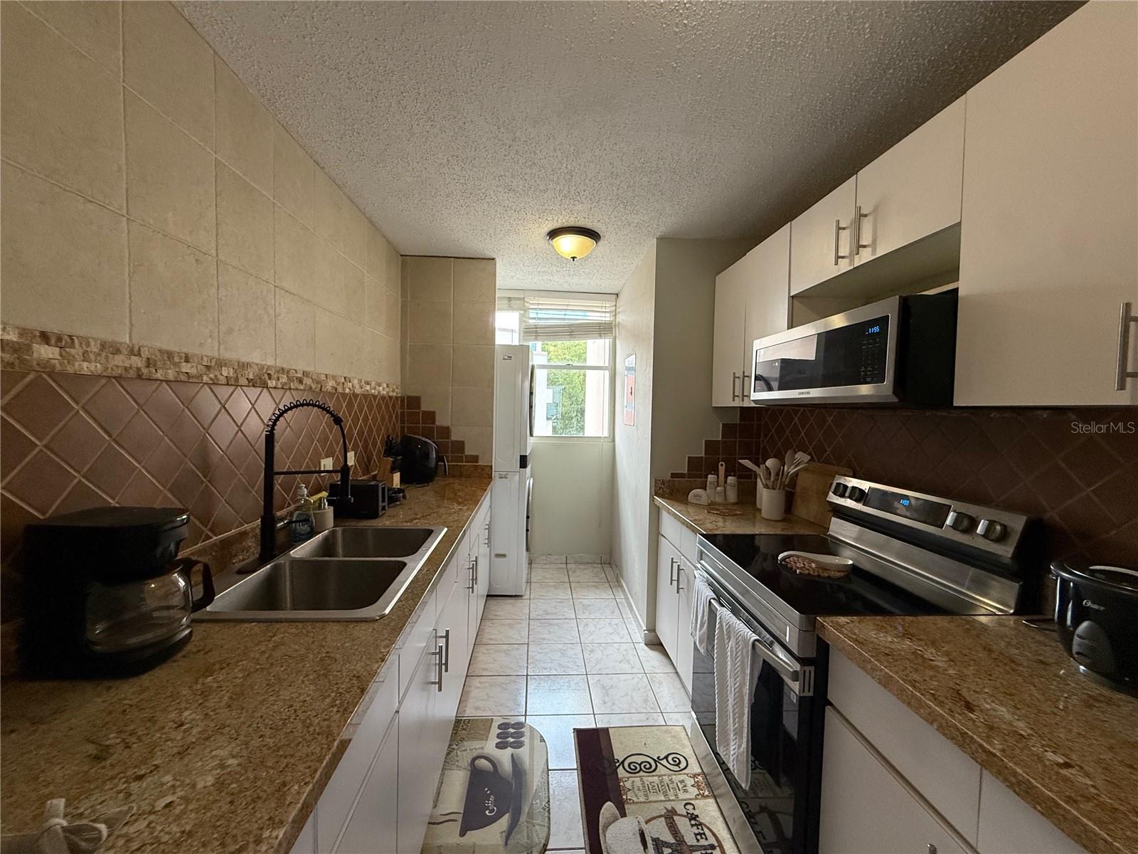 COND VILLAS DEL MONTE - Residential Lease