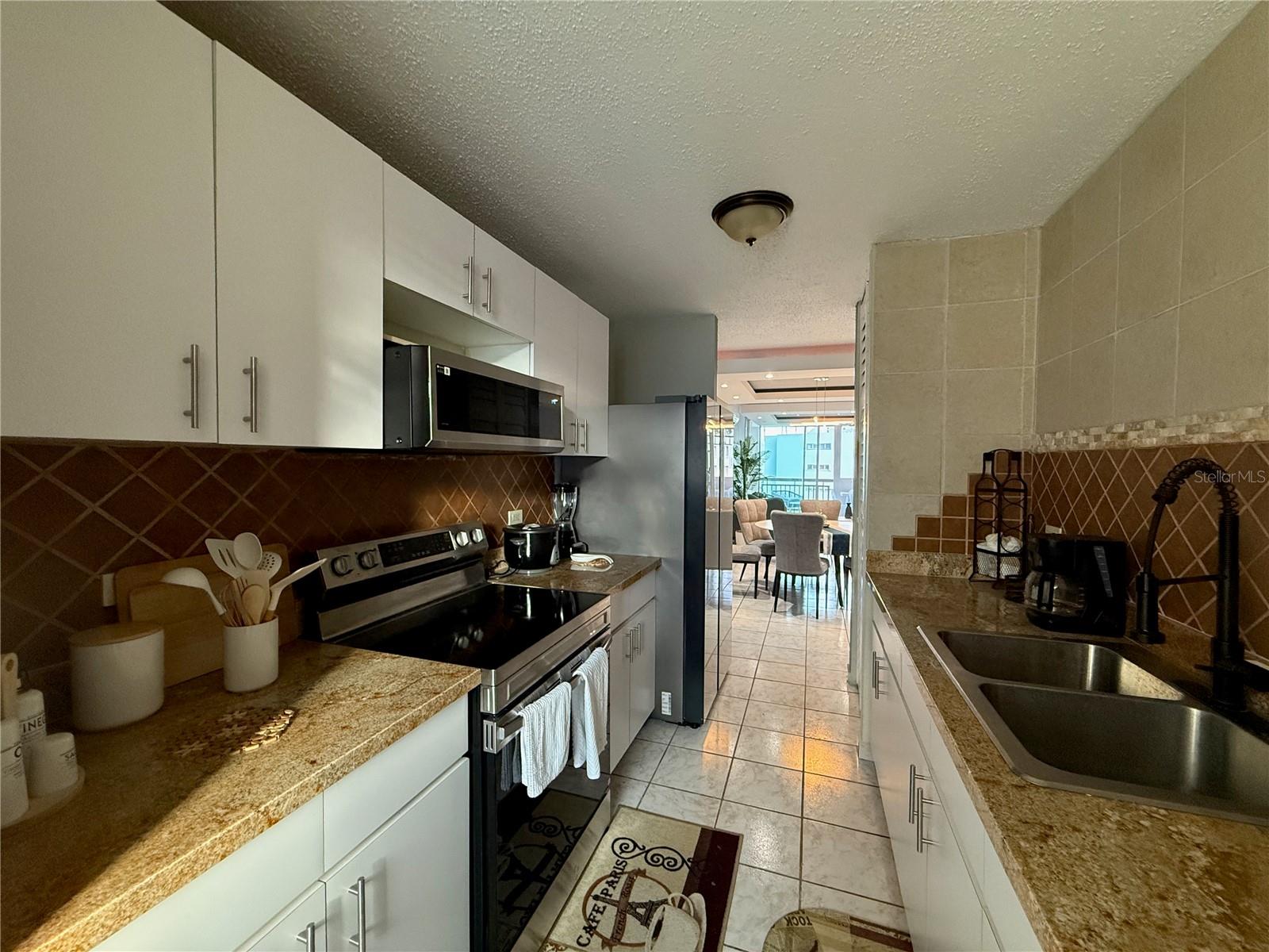 COND VILLAS DEL MONTE - Residential Lease