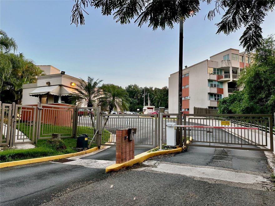Fully remodeled corner penthouse for rent at Villas del Monte Condominium in Cupey, San Juan. This 3-bedroom, 2-bath apartment with 1,251 sqFt offers a functional layout with a family room, and balcony. The unit is offered fully furnished and equipped, with all appliances and furnishings in new condition. Includes two individual parking spaces.  Villas del Monte is a walk-up community with security guard and excellent amenities including swimming pool, gym, half basketball court, and activity room. Conveniently located next to Cupeyville School and Hospital San Lucas, with easy access to major roads, Guaynabo, and the San Juan metro area.