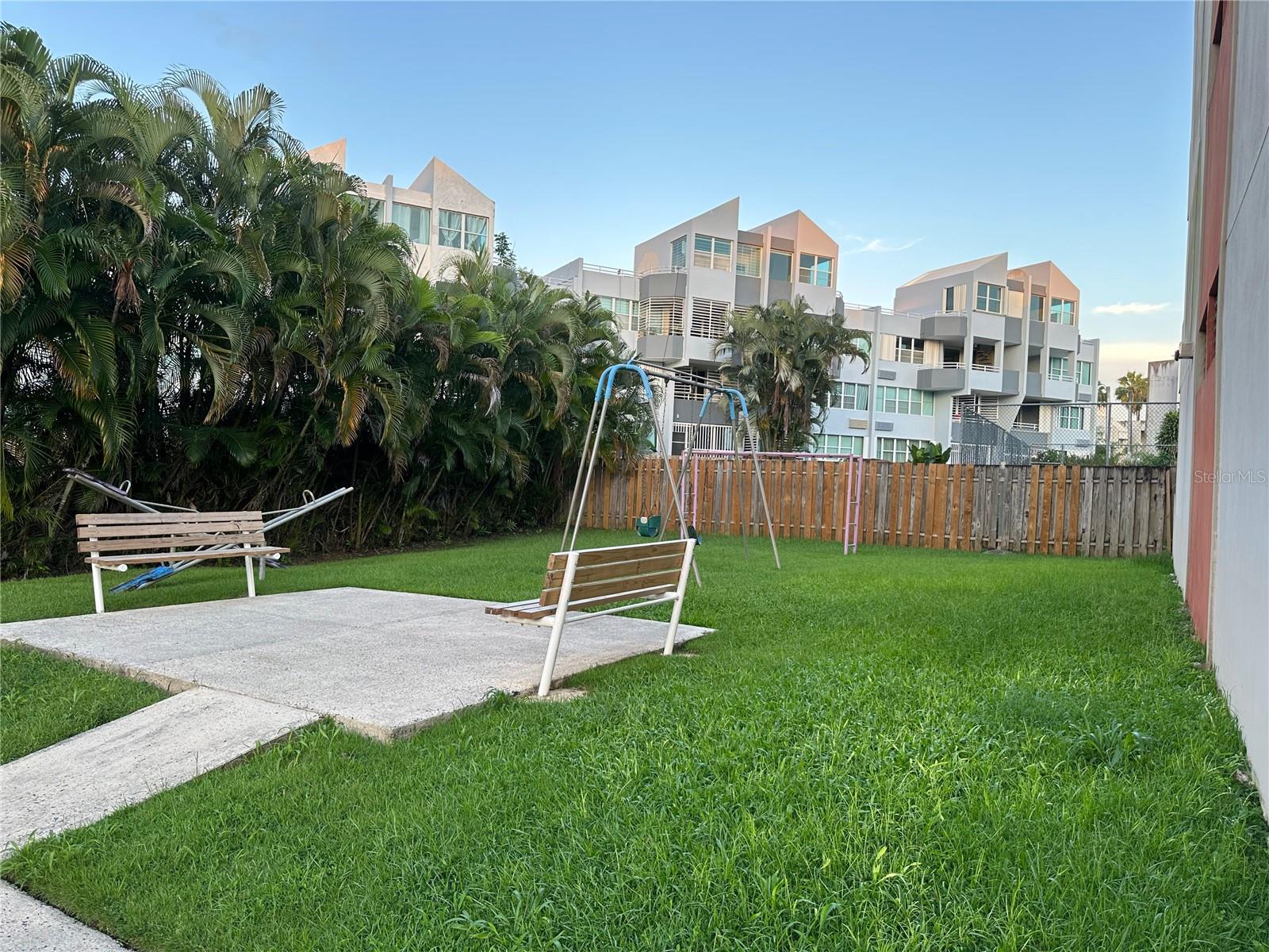 COND VILLAS DEL MONTE - Residential Lease