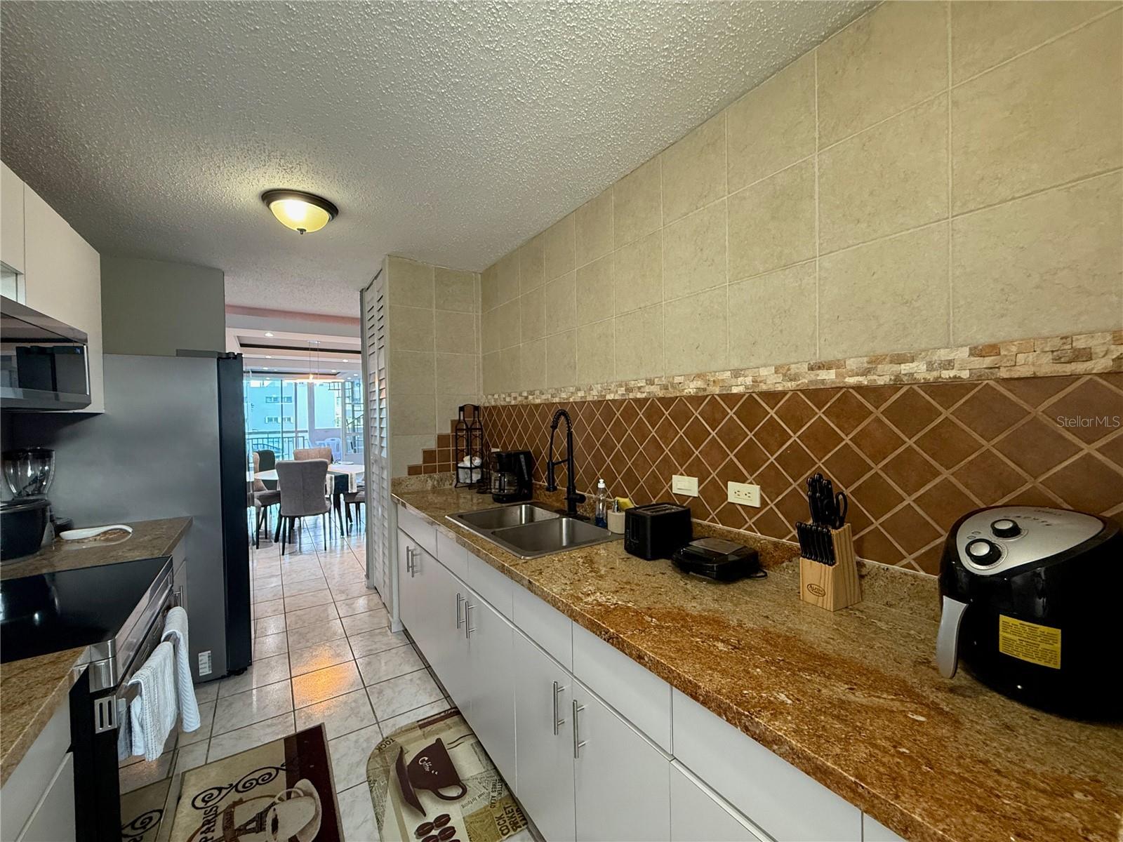 COND VILLAS DEL MONTE - Residential Lease