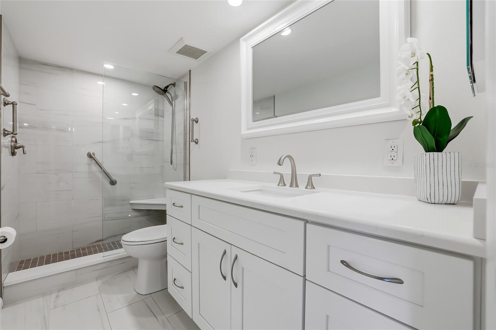 THREE PALMS POINTE CONDO - Residential