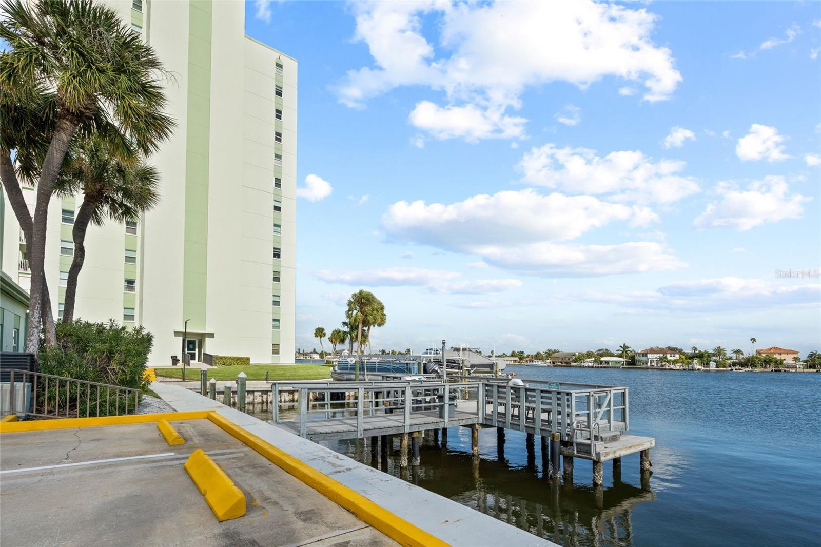 THREE PALMS POINTE CONDO - Residential