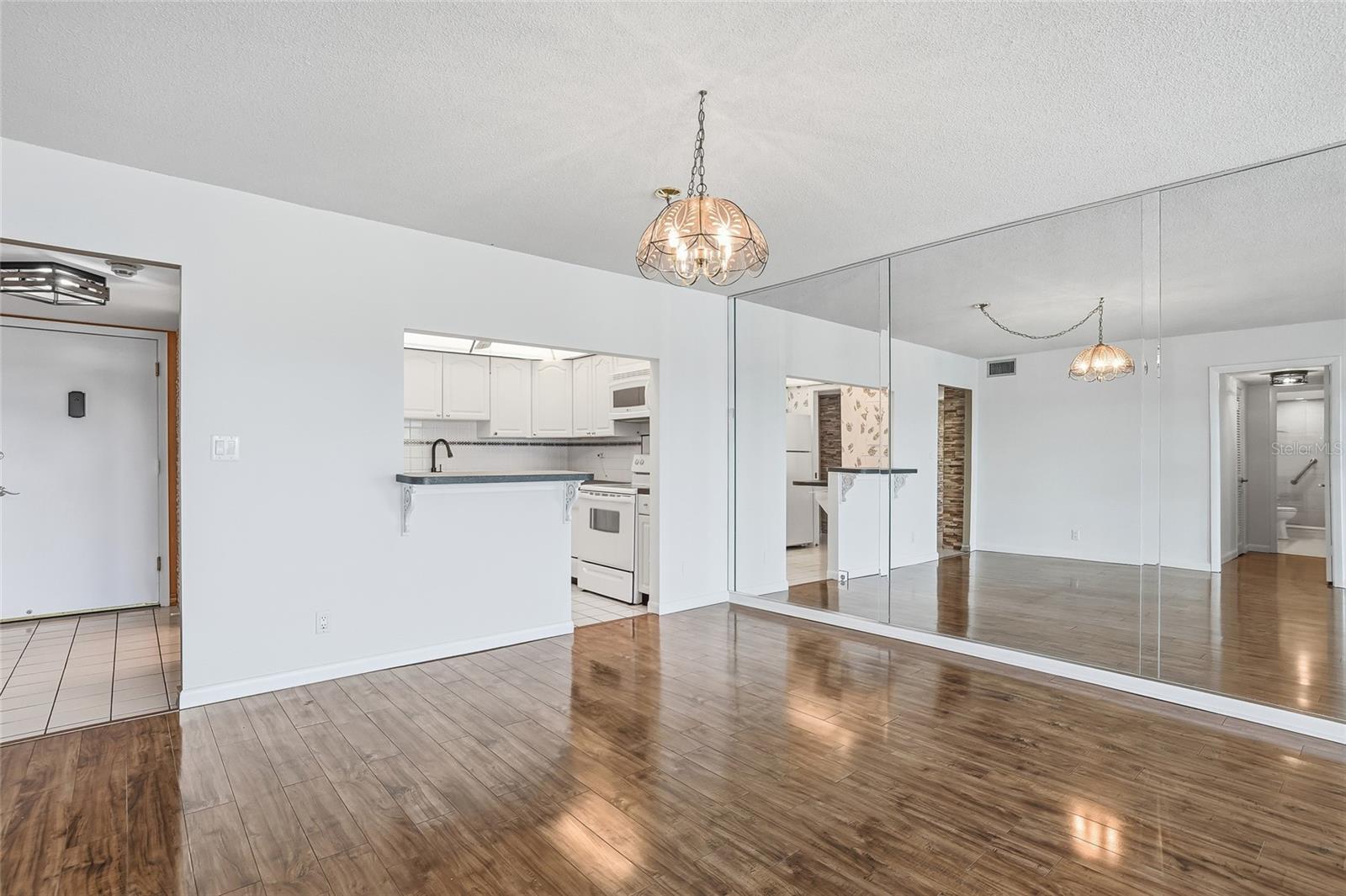 THREE PALMS POINTE CONDO - Residential