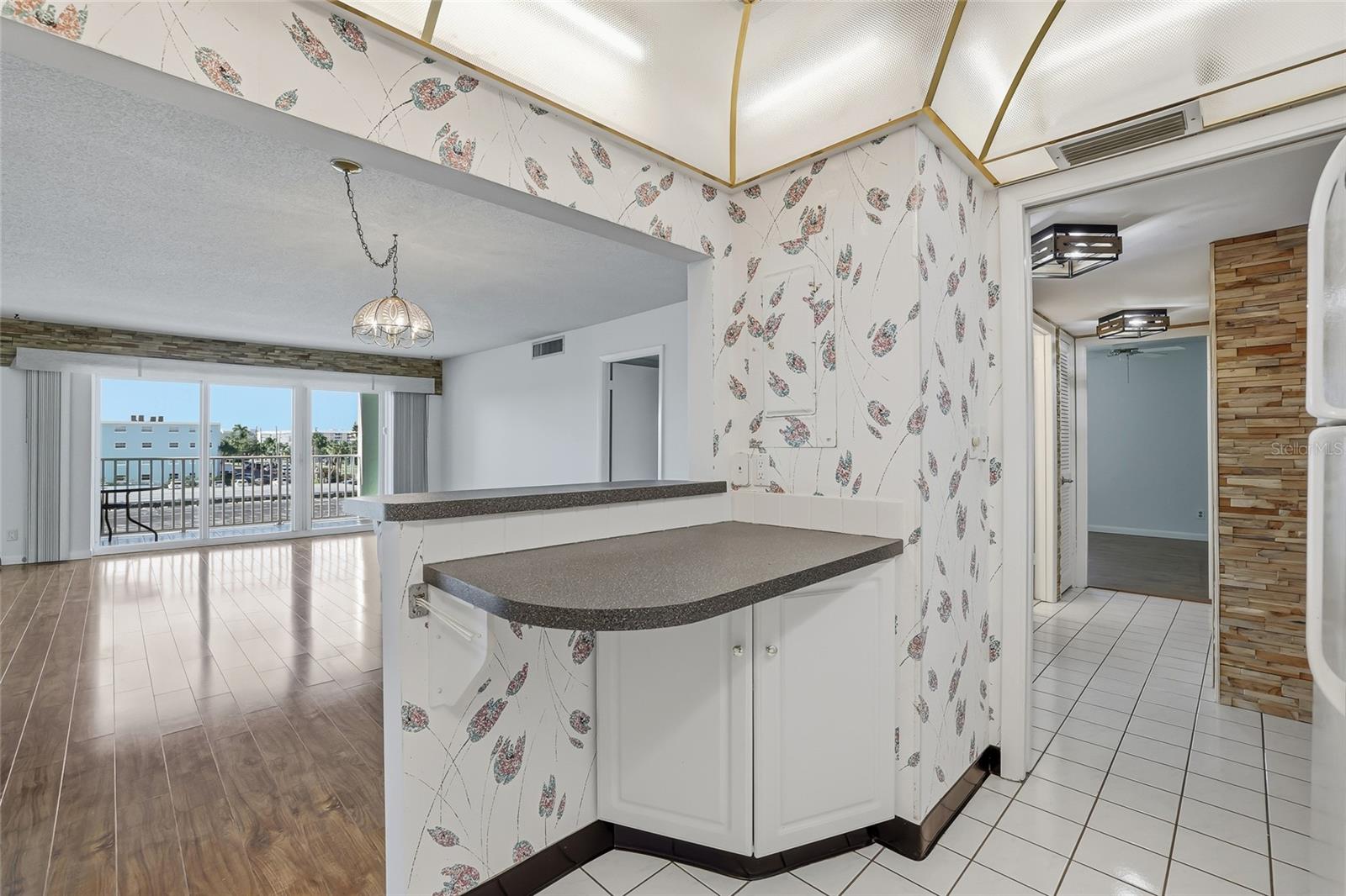 THREE PALMS POINTE CONDO - Residential