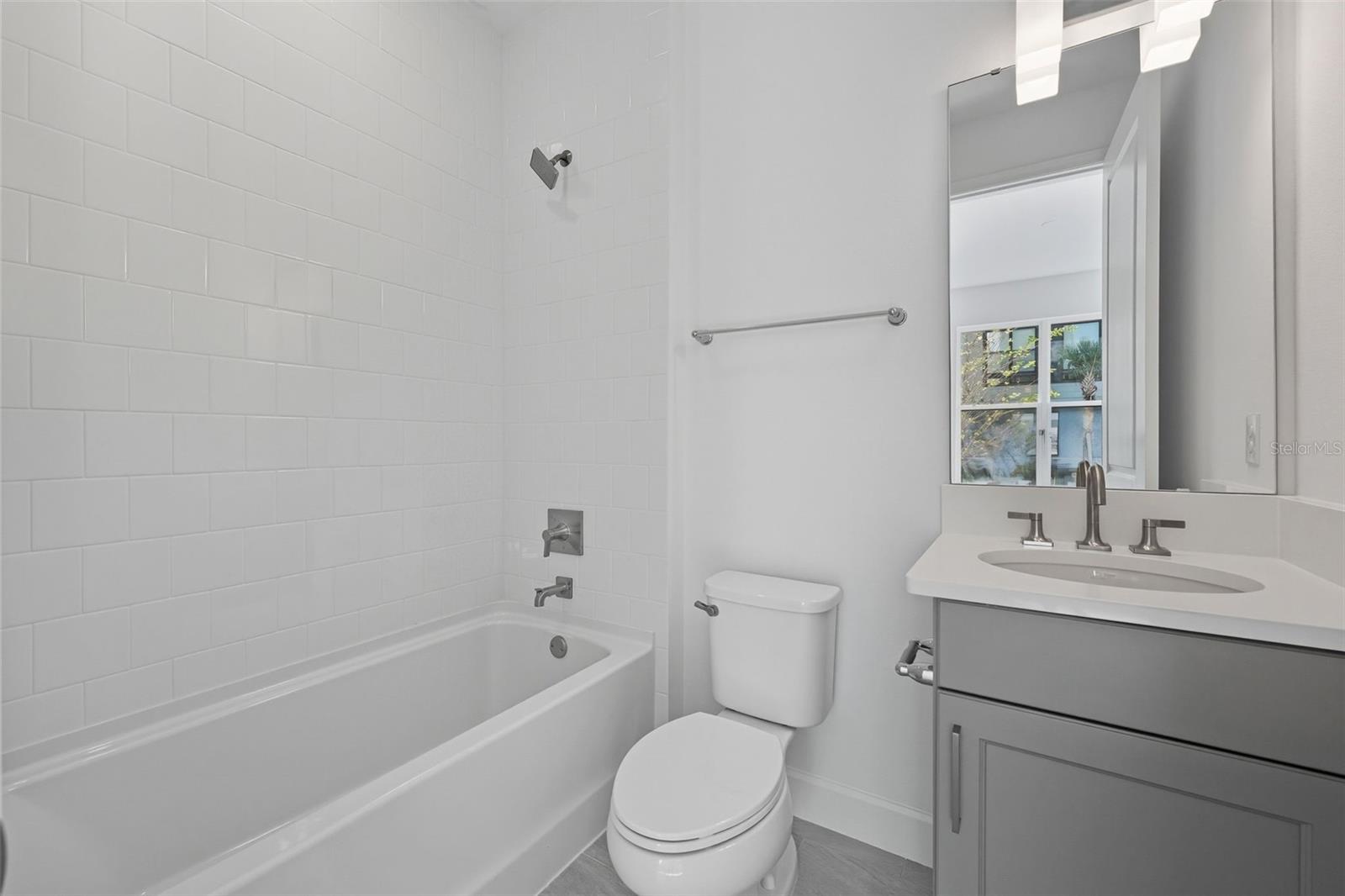 2217 VALENTINE ALLEY