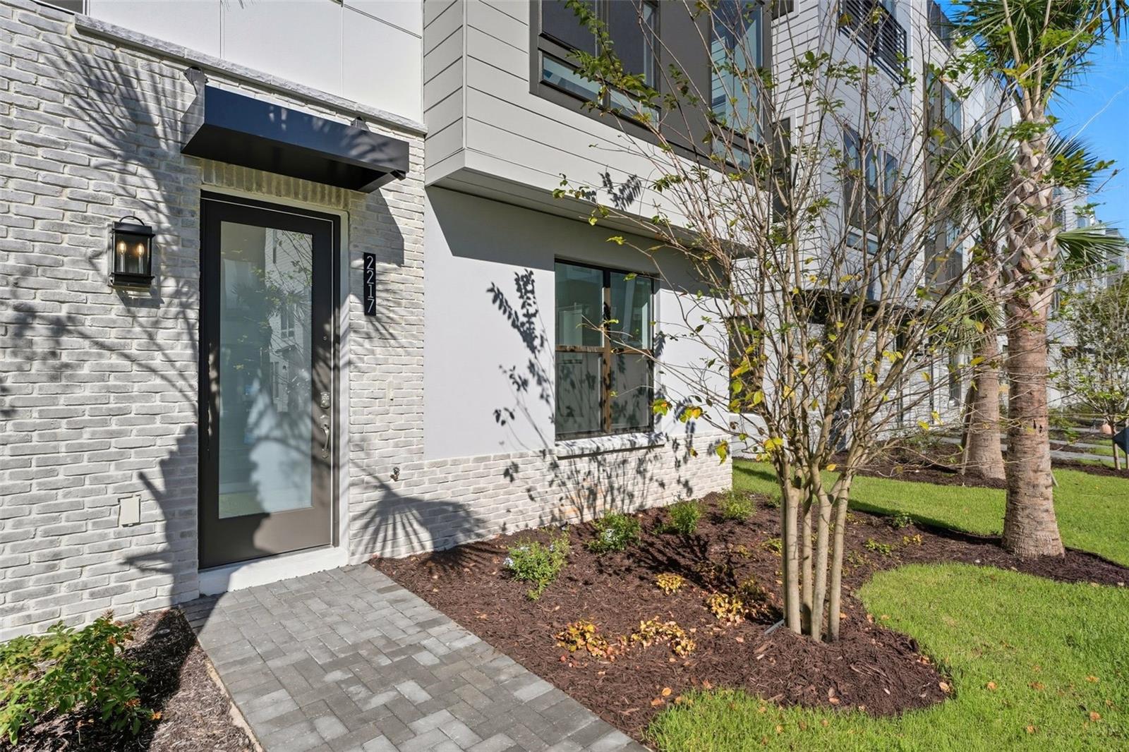 2217 VALENTINE ALLEY